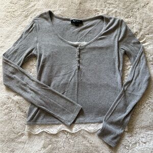 Self Esteem women’s Gray Long Sleeve Button-Up Top